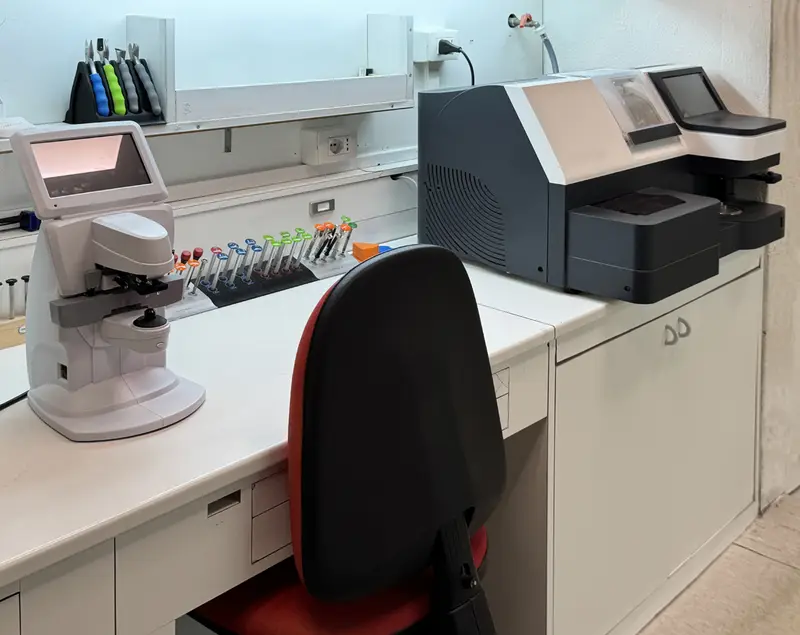 Il laboratorio di montaggio Franz Ottica